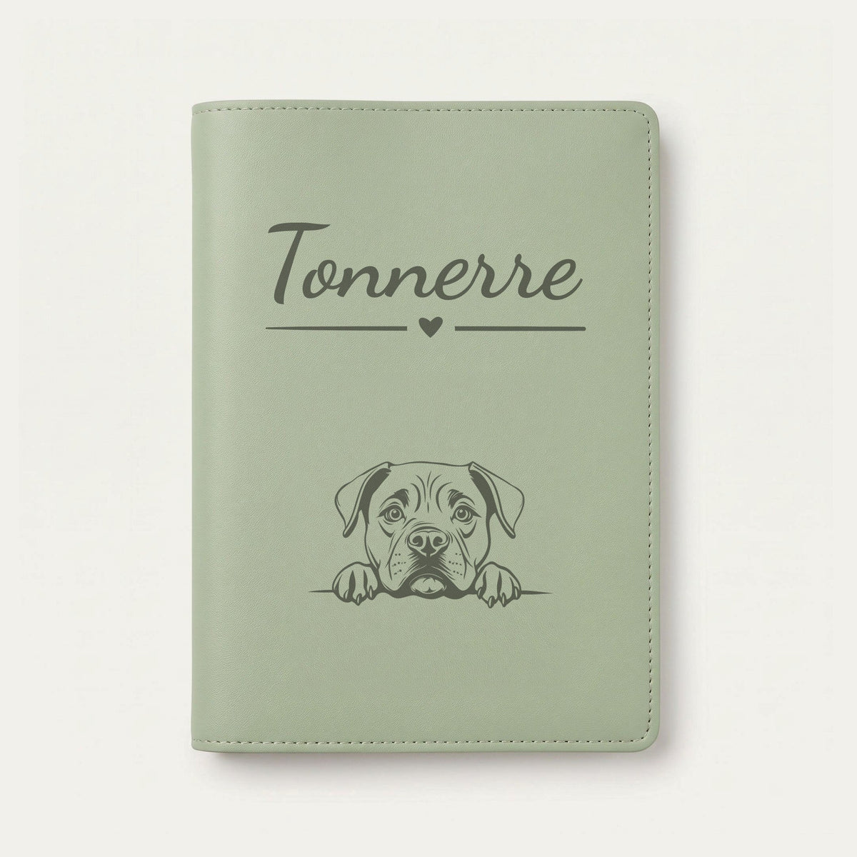 Protège carnet de santé chien personnalisé – Cane corso — Vert sauge — Cœur — gravure « Tonnerre »
