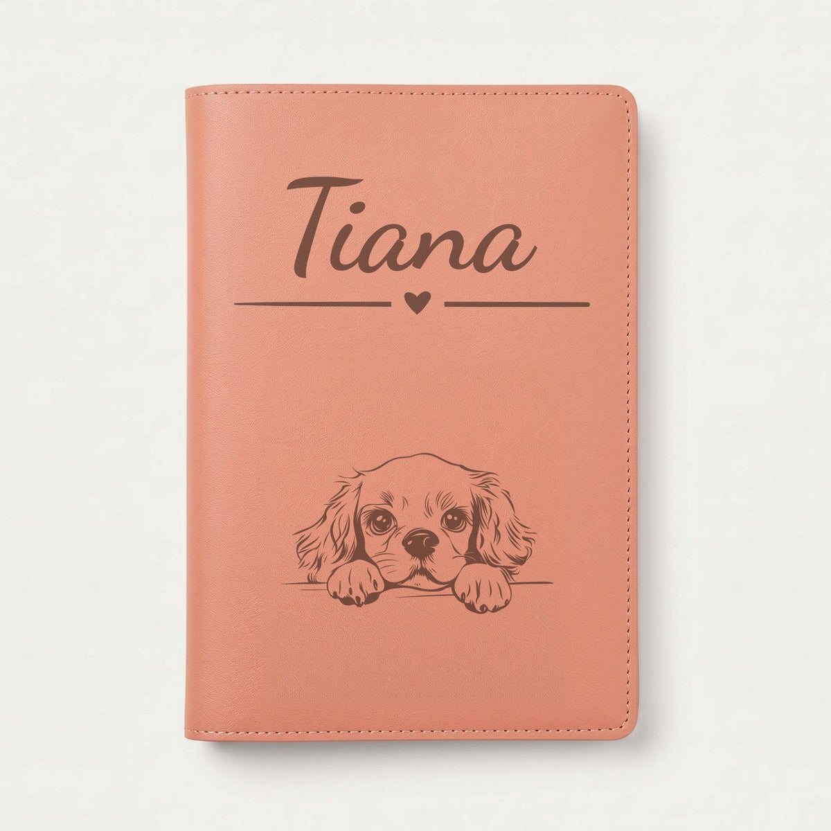 Protège carnet de santé chien personnalisé – Cavalier King Charles — Terracotta — Cœur — gravure « Tiana »