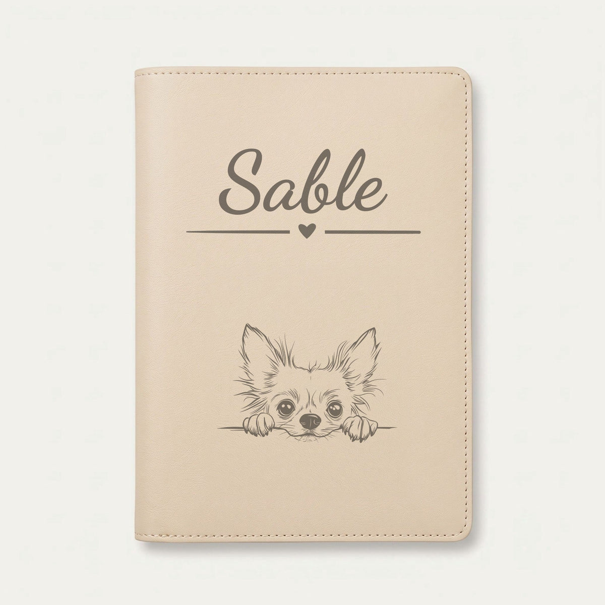 Protège carnet de santé chien personnalisé – Chien chinois à crête — Crème vanille — Cœur — gravure « Sable »