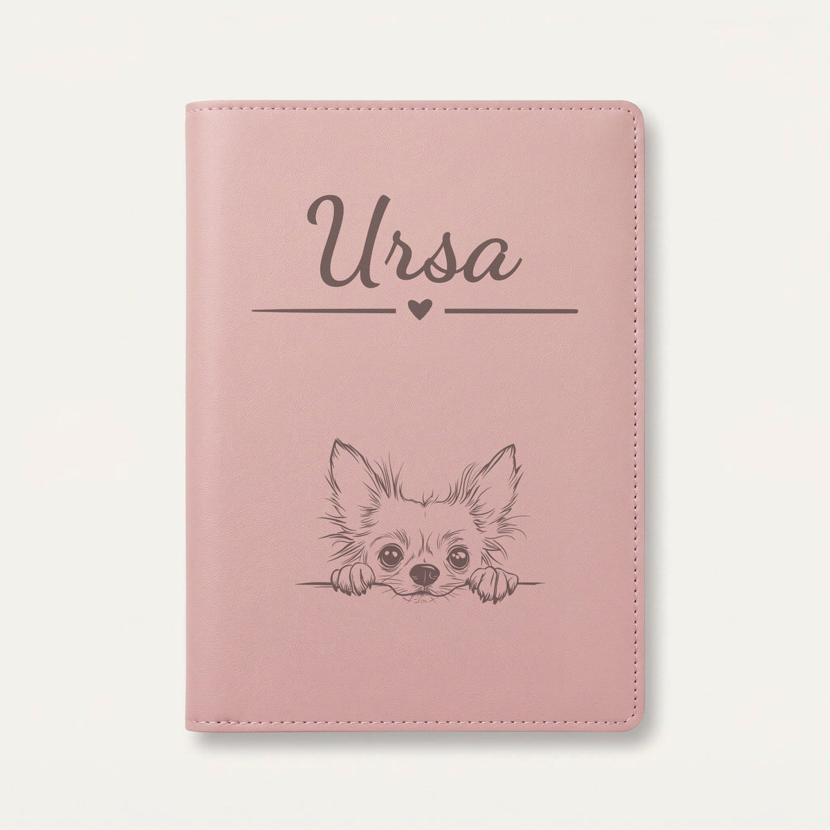 Protège carnet de santé chien personnalisé – Chien chinois à crête — Rose dragée — Cœur — gravure « Ursa »