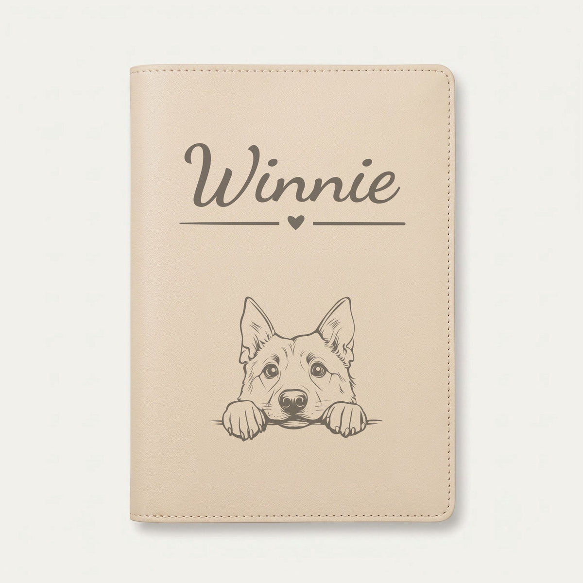 Protège carnet de santé chien personnalisé – Chien d'élan norvégien — Crème vanille — Cœur — gravure « Winnie »