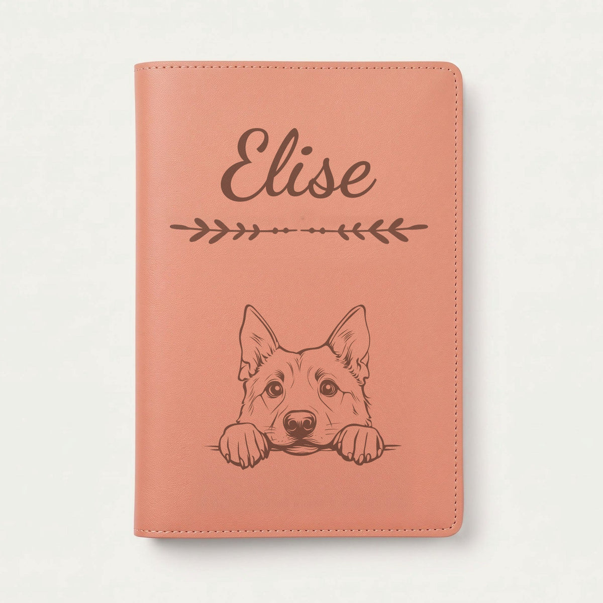 Protège carnet de santé chien personnalisé – Chien d'élan norvégien — Terracotta — Flèche — gravure « Elise »
