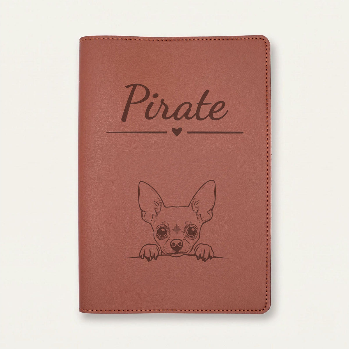 Protège carnet de santé chien personnalisé – Chihuahua — Chocolat — Cœur — gravure « Pirate »