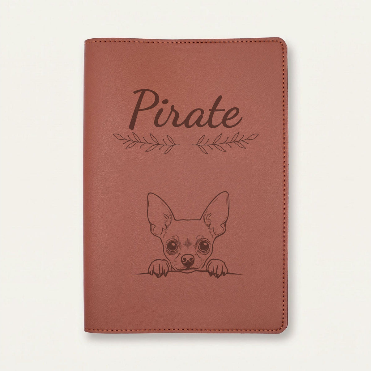 Protège carnet de santé chien personnalisé – Chihuahua — Chocolat — Rameaux — gravure « Pirate »