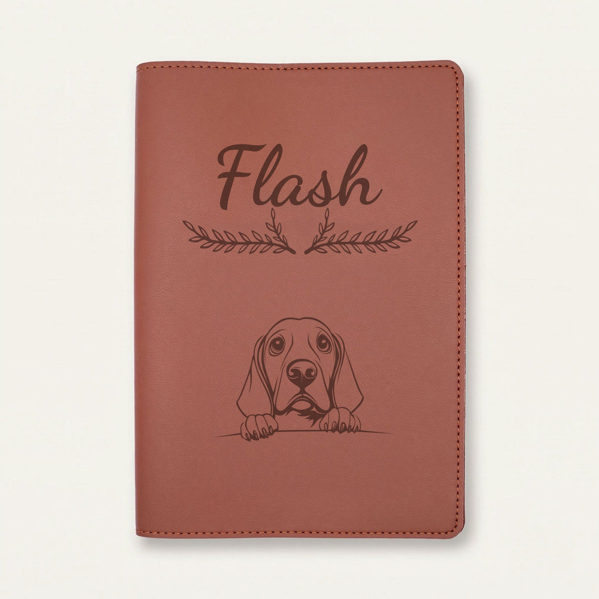 Protège carnet de santé chien personnalisé – Coonhound noir et feu — Chocolat — Bouquet — gravure « Flash »