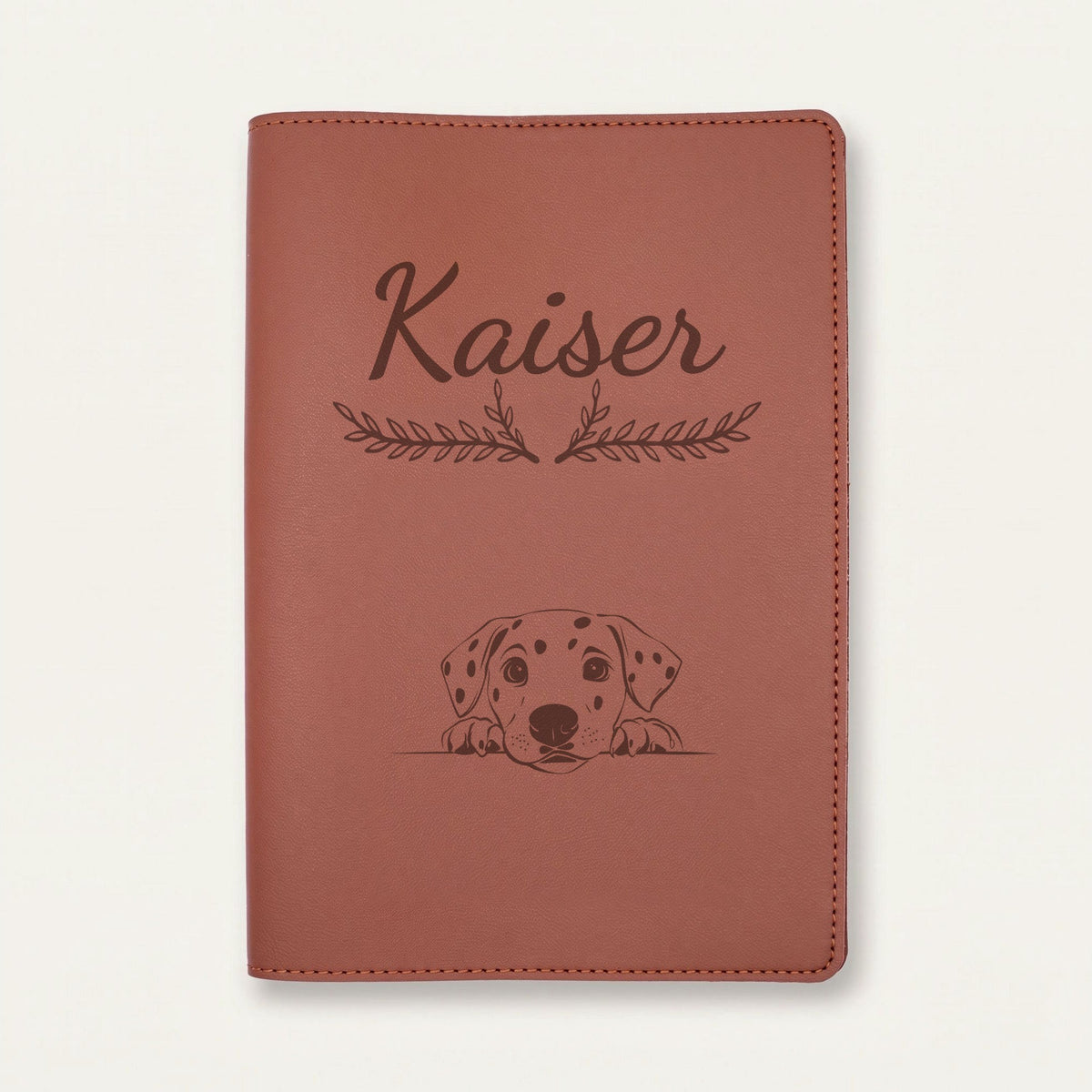 Protège carnet de santé chien personnalisé – Dalmatien — Chocolat — Bouquet — gravure « Kaiser »
