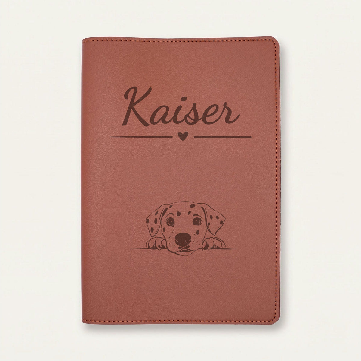 Protège carnet de santé chien personnalisé – Dalmatien — Chocolat — Cœur — gravure « Kaiser »
