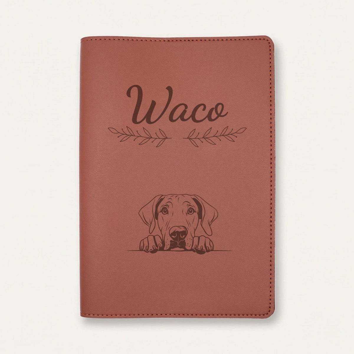 Protège carnet de santé chien personnalisé – Dogue allemand — Chocolat — Rameaux — gravure « Waco »