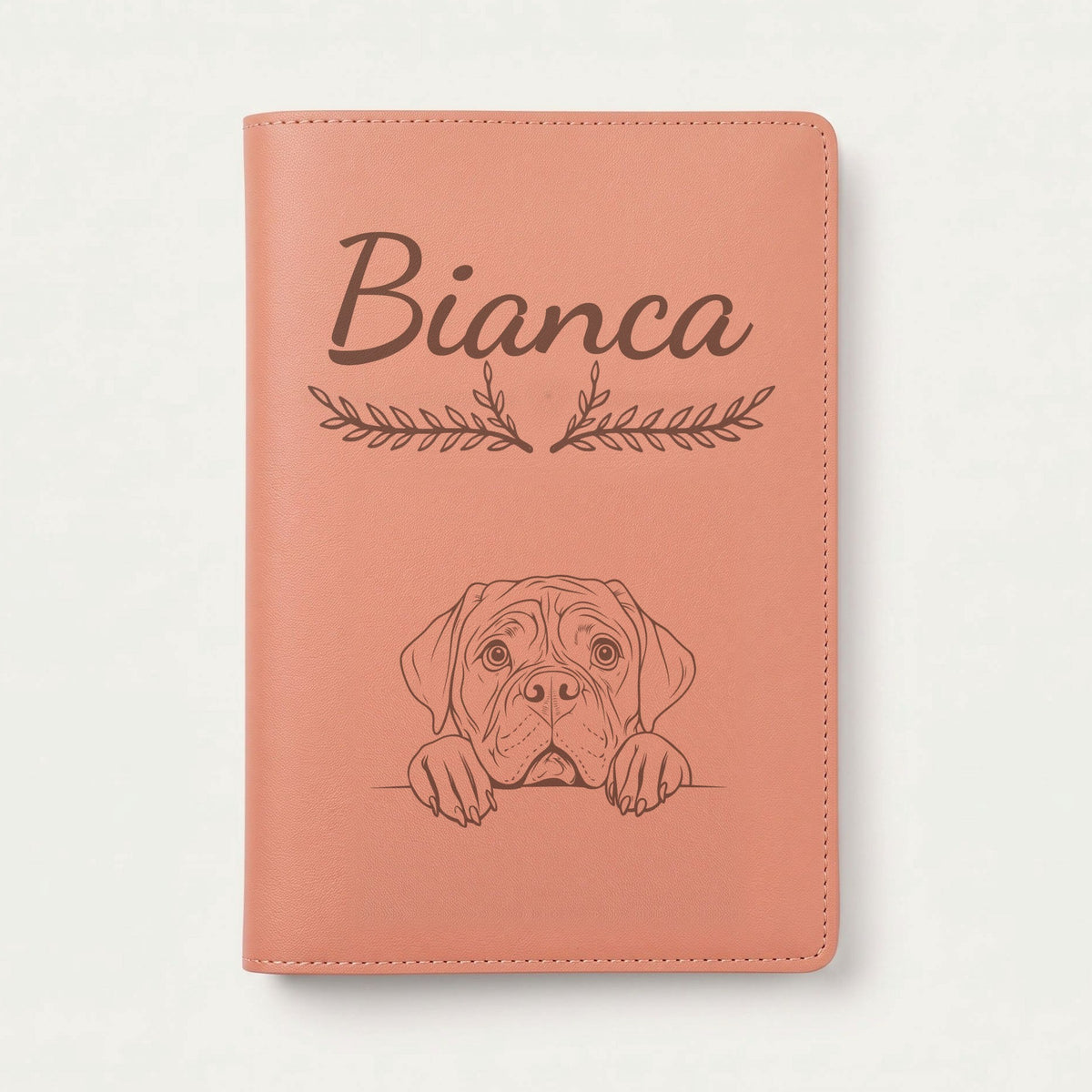 Protège carnet de santé chien personnalisé – Dogue de Bordeaux — Terracotta — Bouquet — gravure « Bianca »
