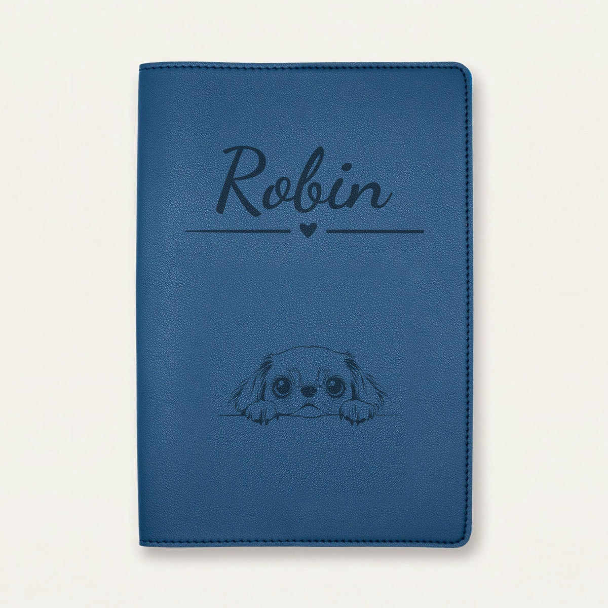 Protège carnet de santé chien personnalisé – Épagneul japonais — Bleu nuit — Cœur — gravure « Robin »