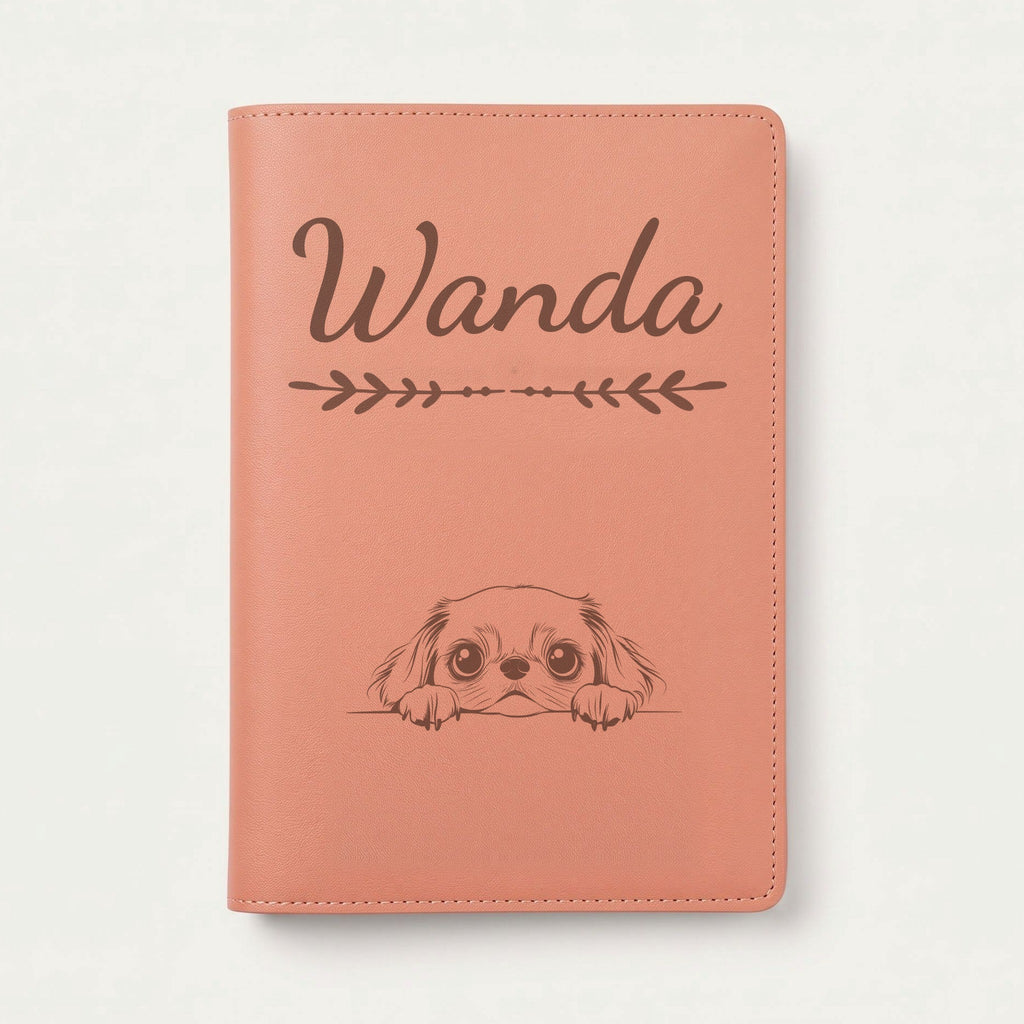 Protège carnet de santé chien personnalisé – Épagneul japonais — Terracotta — Flèche — gravure « Wanda »