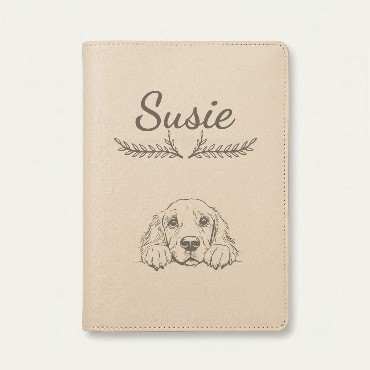 Protège carnet de santé chien personnalisé – Field spaniel — Crème vanille — Bouquet — gravure « Susie »