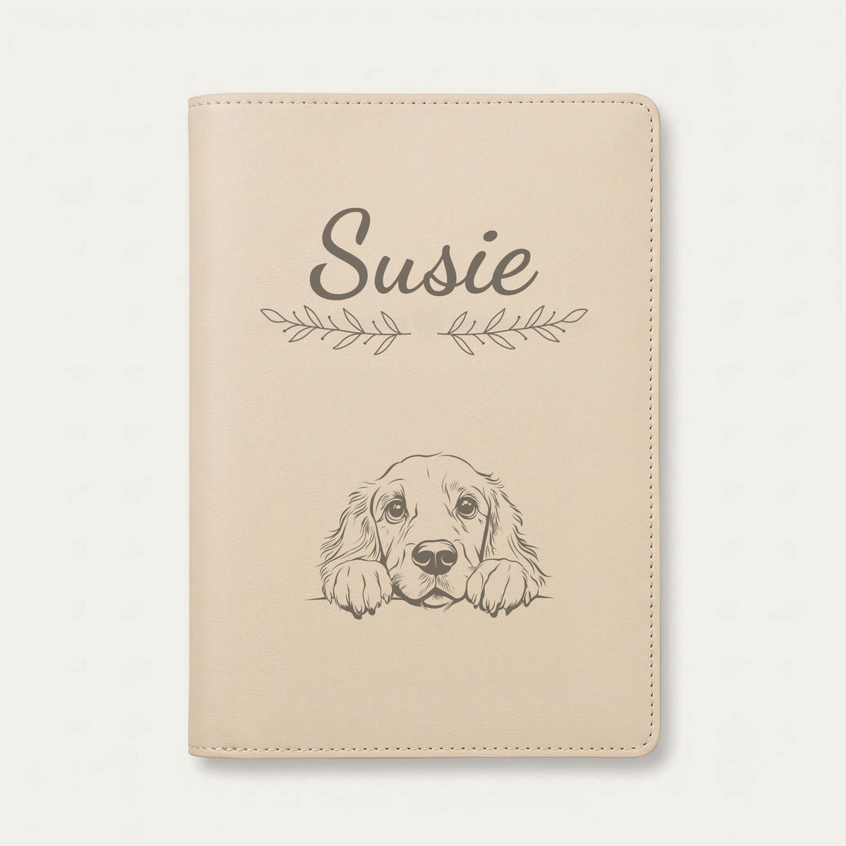 Protège carnet de santé chien personnalisé – Field spaniel — Crème vanille — Rameaux — gravure « Susie »