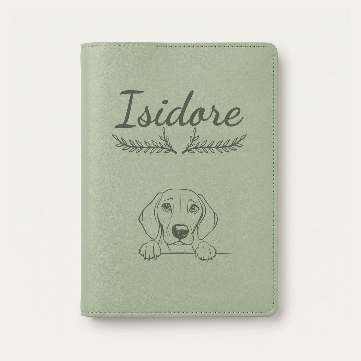 Protège carnet de santé chien personnalisé – Foxhound américain — Vert sauge — Bouquet — gravure « Isidore »
