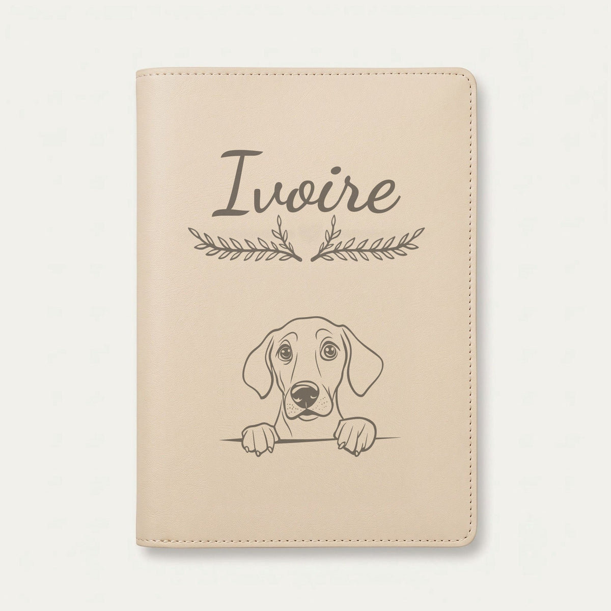Protège carnet de santé chien personnalisé – Foxhound anglais — Crème vanille — Bouquet — gravure « Ivoire »
