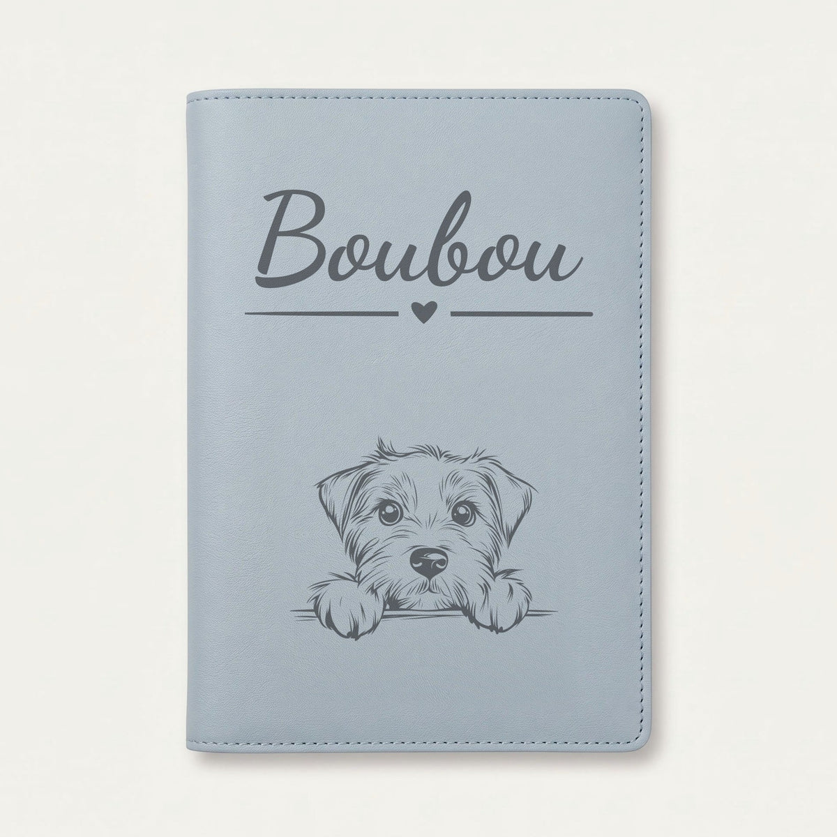 Protège carnet de santé chien personnalisé – Glen of Imaal terrier — Bleu nuage — Cœur — gravure « Boubou »