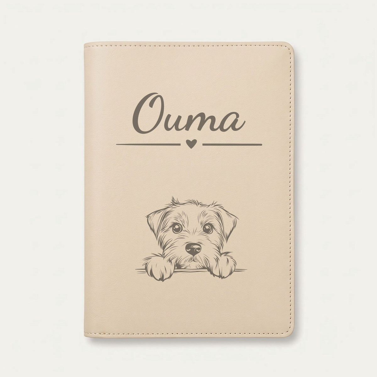 Protège carnet de santé chien personnalisé – Glen of Imaal terrier — Crème vanille — Cœur — gravure « Ouma »
