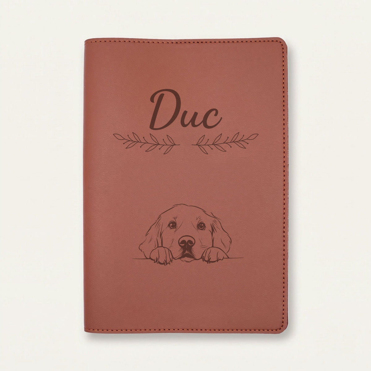 Protège carnet de santé chien personnalisé – Golden retriever — Chocolat — Rameaux — gravure « Duc »