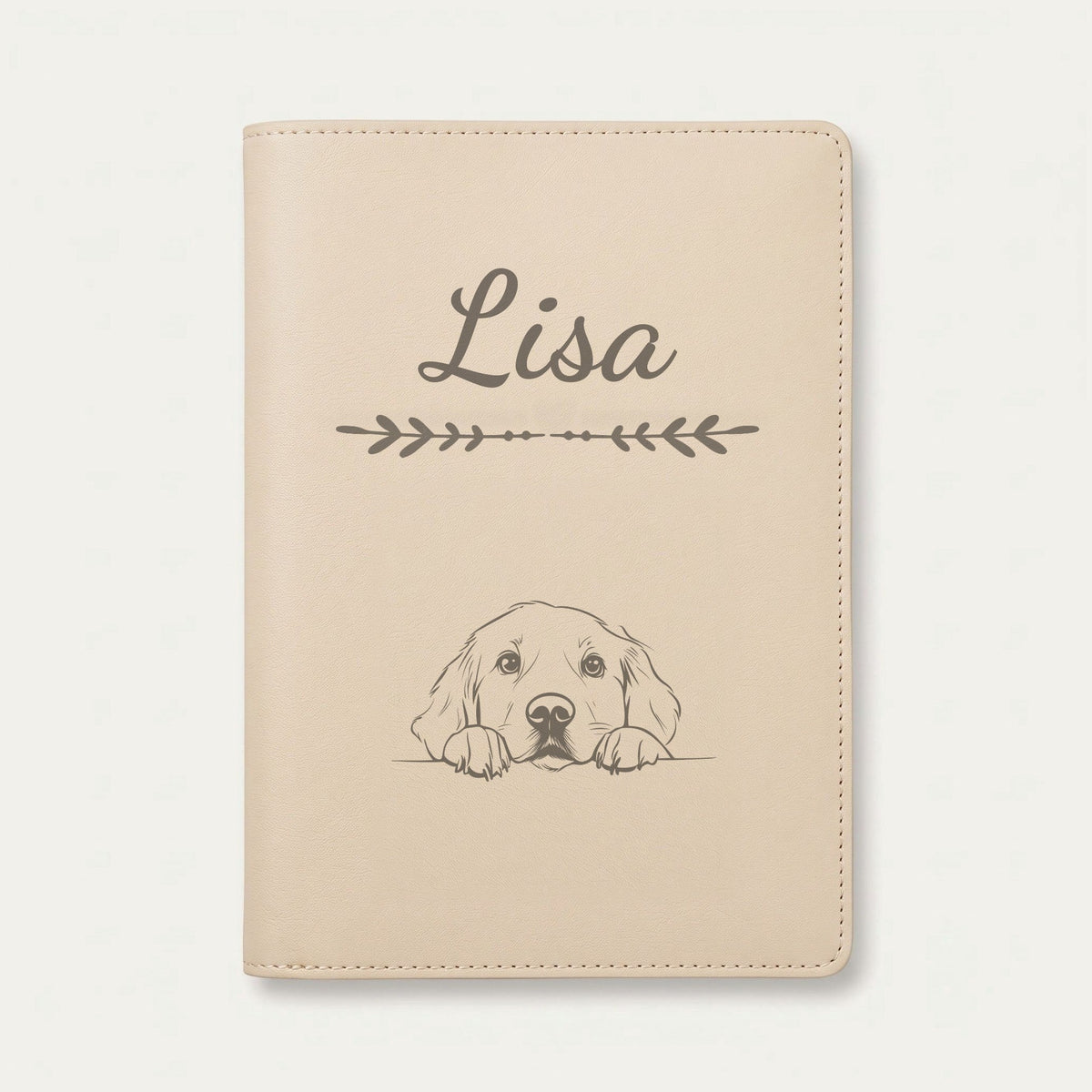 Protège carnet de santé chien personnalisé – Golden retriever — Crème vanille — Flèche — gravure « Lisa »