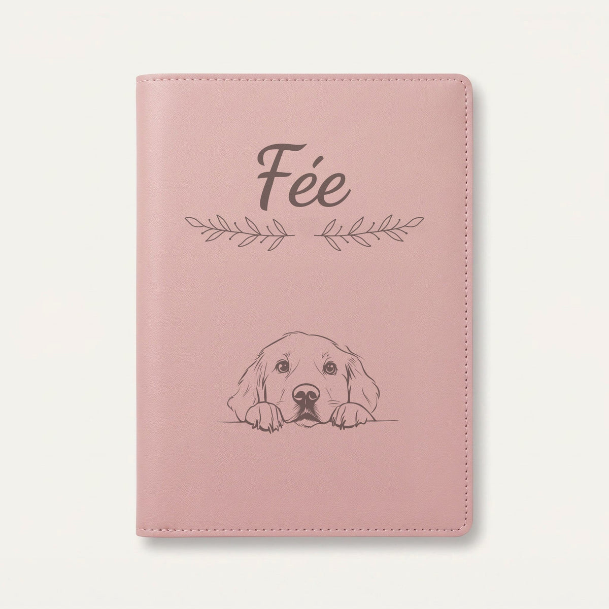 Protège carnet de santé chien personnalisé – Golden retriever — Rose dragée — Rameaux — gravure « Fée »