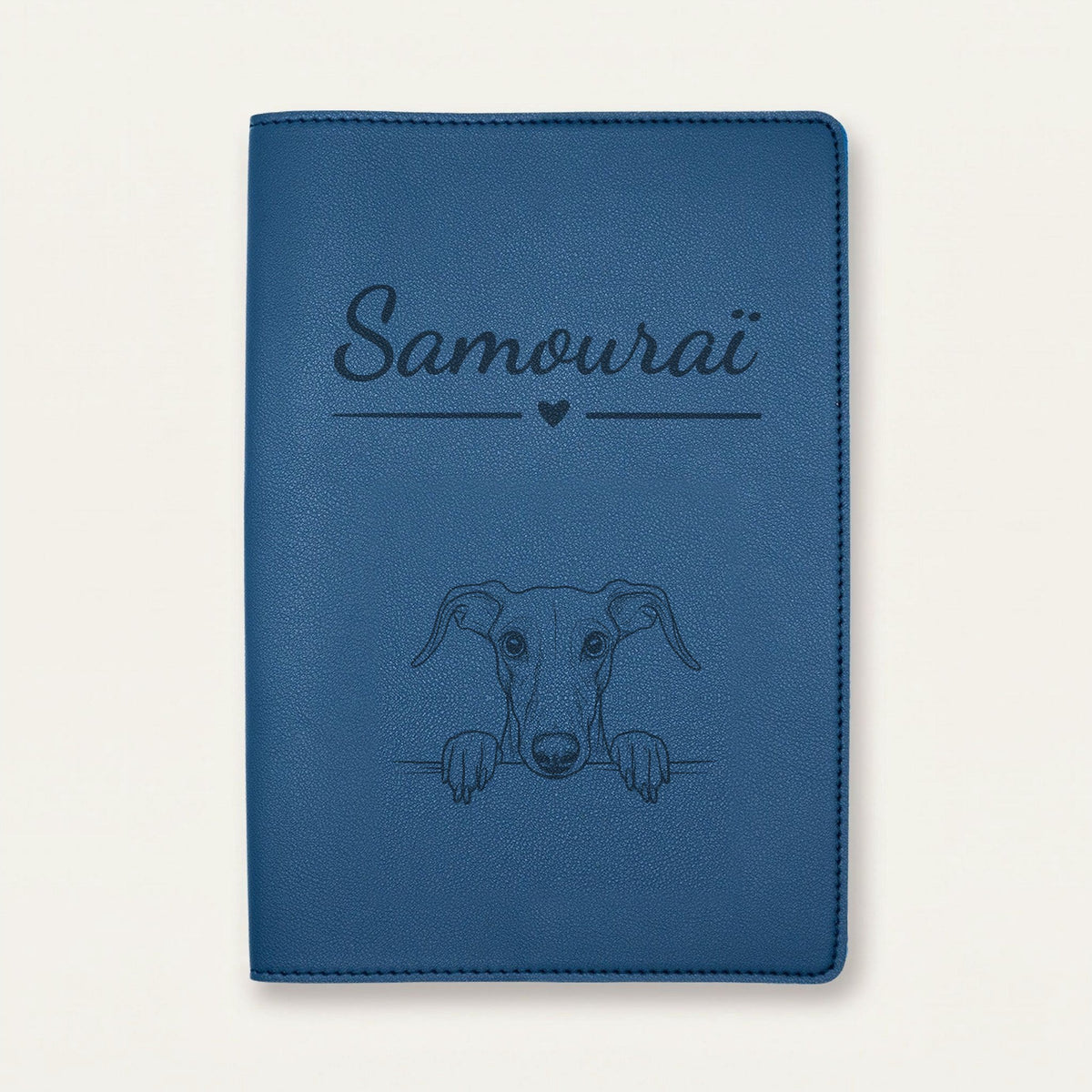 Protège carnet de santé chien personnalisé – Greyhound — Bleu nuit — Cœur — gravure « Samouraï »