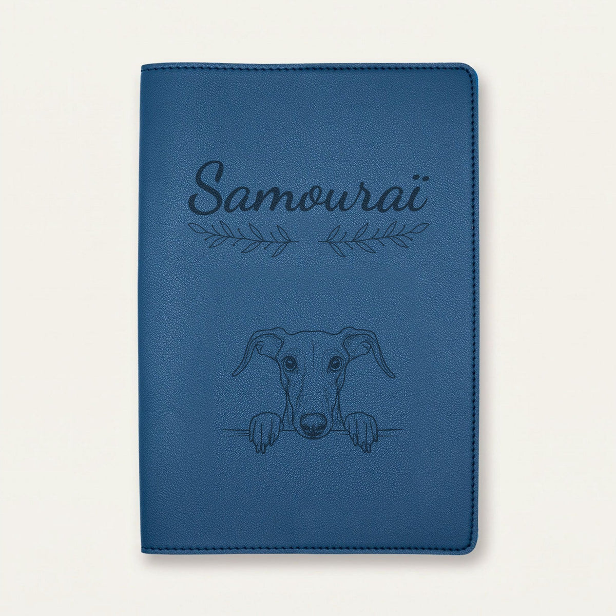 Protège carnet de santé chien personnalisé – Greyhound — Bleu nuit — Rameaux — gravure « Samouraï »