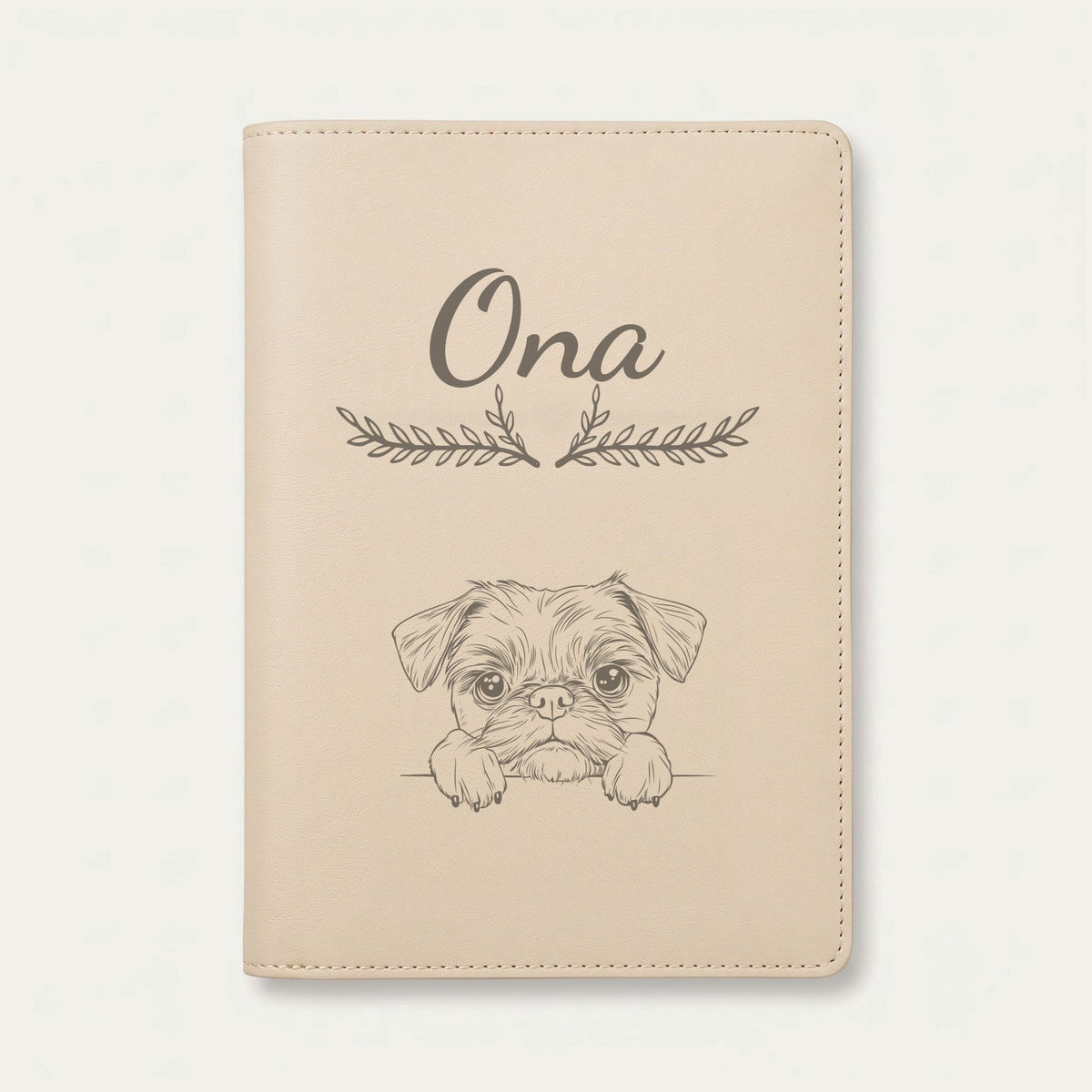 Protège carnet de santé chien personnalisé – Griffon bruxellois — Crème vanille — Bouquet — gravure « Ona »
