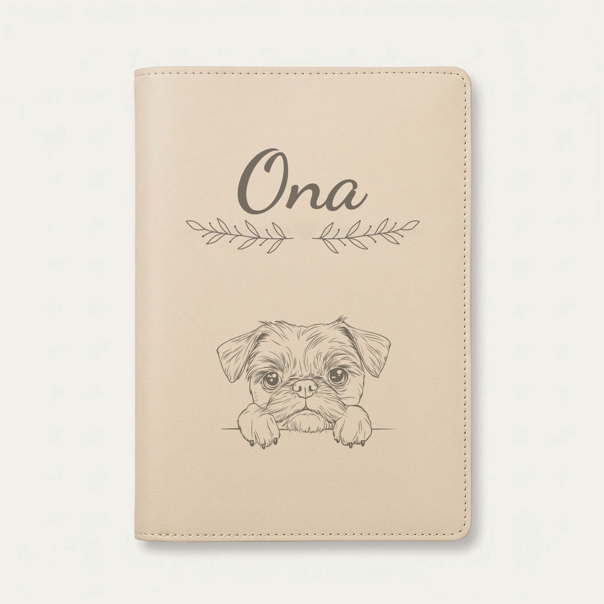 Protège carnet de santé chien personnalisé – Griffon bruxellois — Crème vanille — Rameaux — gravure « Ona »