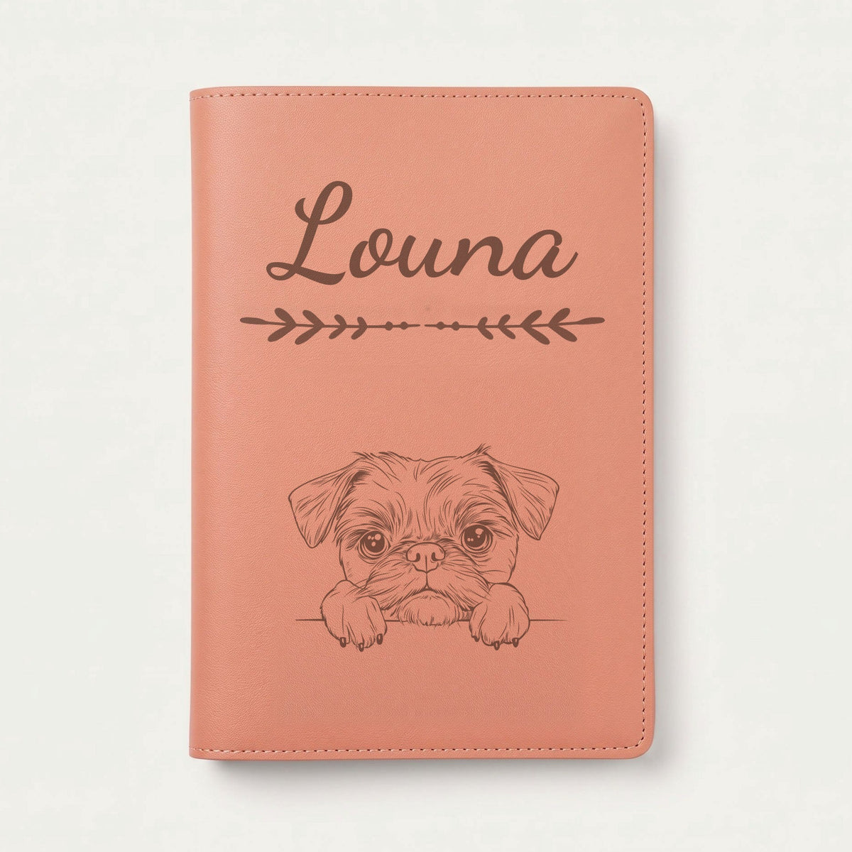 Protège carnet de santé chien personnalisé – Griffon bruxellois — Terracotta — Flèche — gravure « Louna »