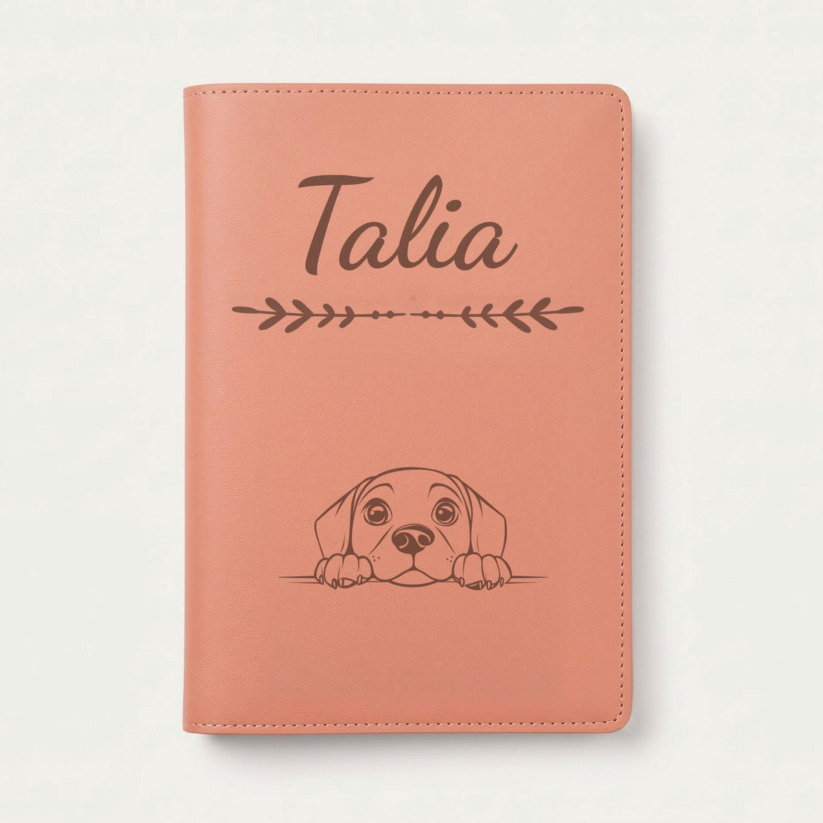 Protège carnet de santé chien personnalisé – Harrier — Terracotta — Flèche — gravure « Talia »
