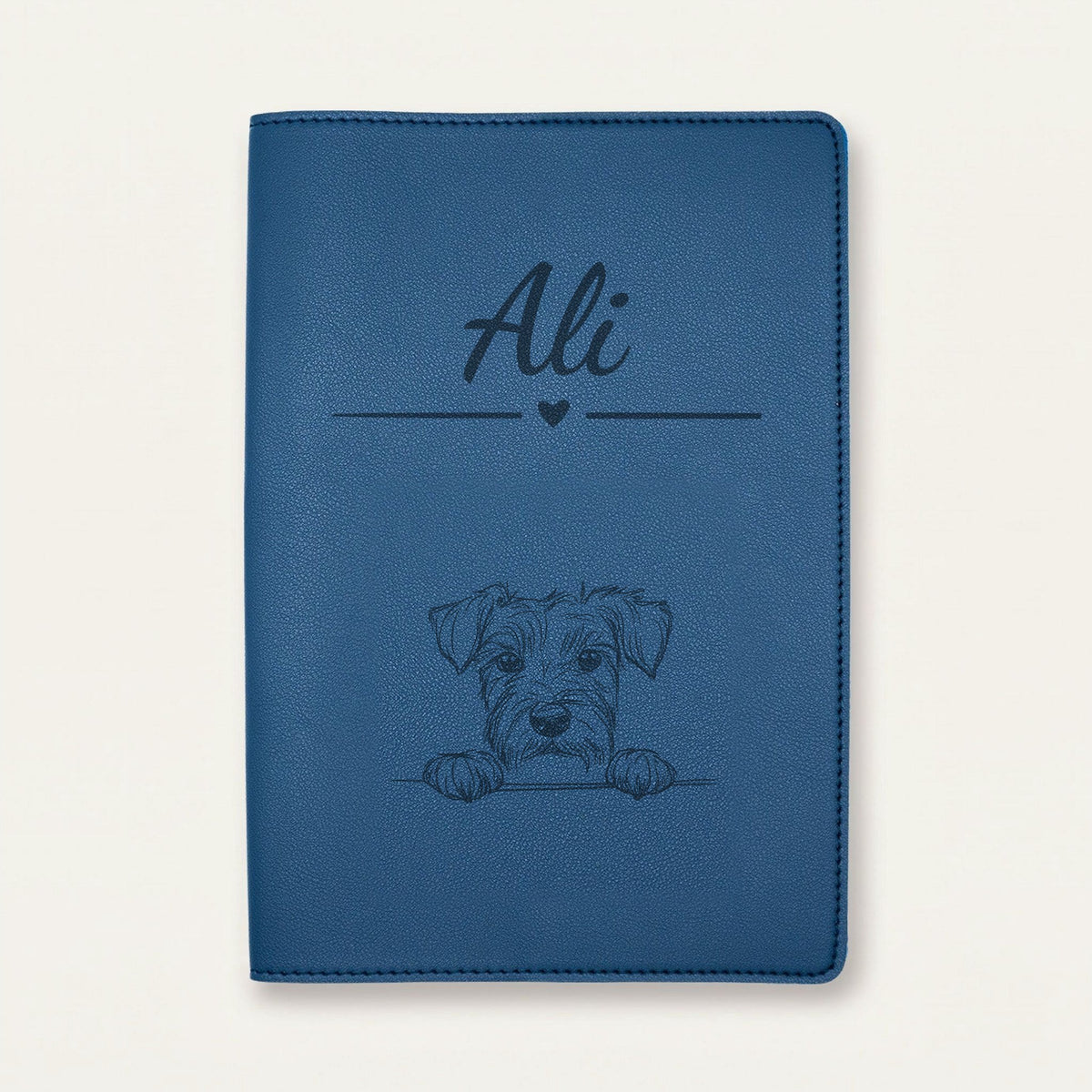 Protège carnet de santé chien personnalisé – Kerry blue terrier — Bleu nuit — Cœur — gravure « Ali »