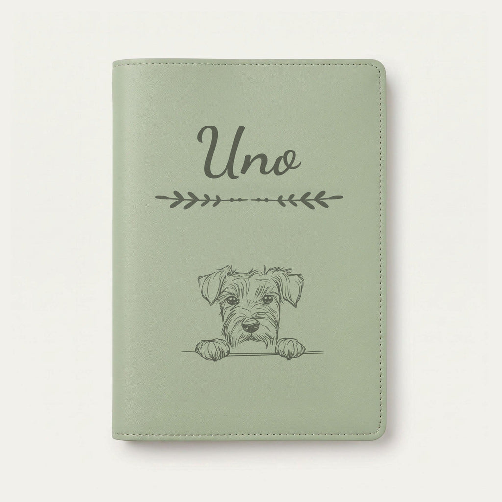 Protège carnet de santé chien personnalisé – Kerry blue terrier — Vert sauge — Flèche — gravure « Uno »
