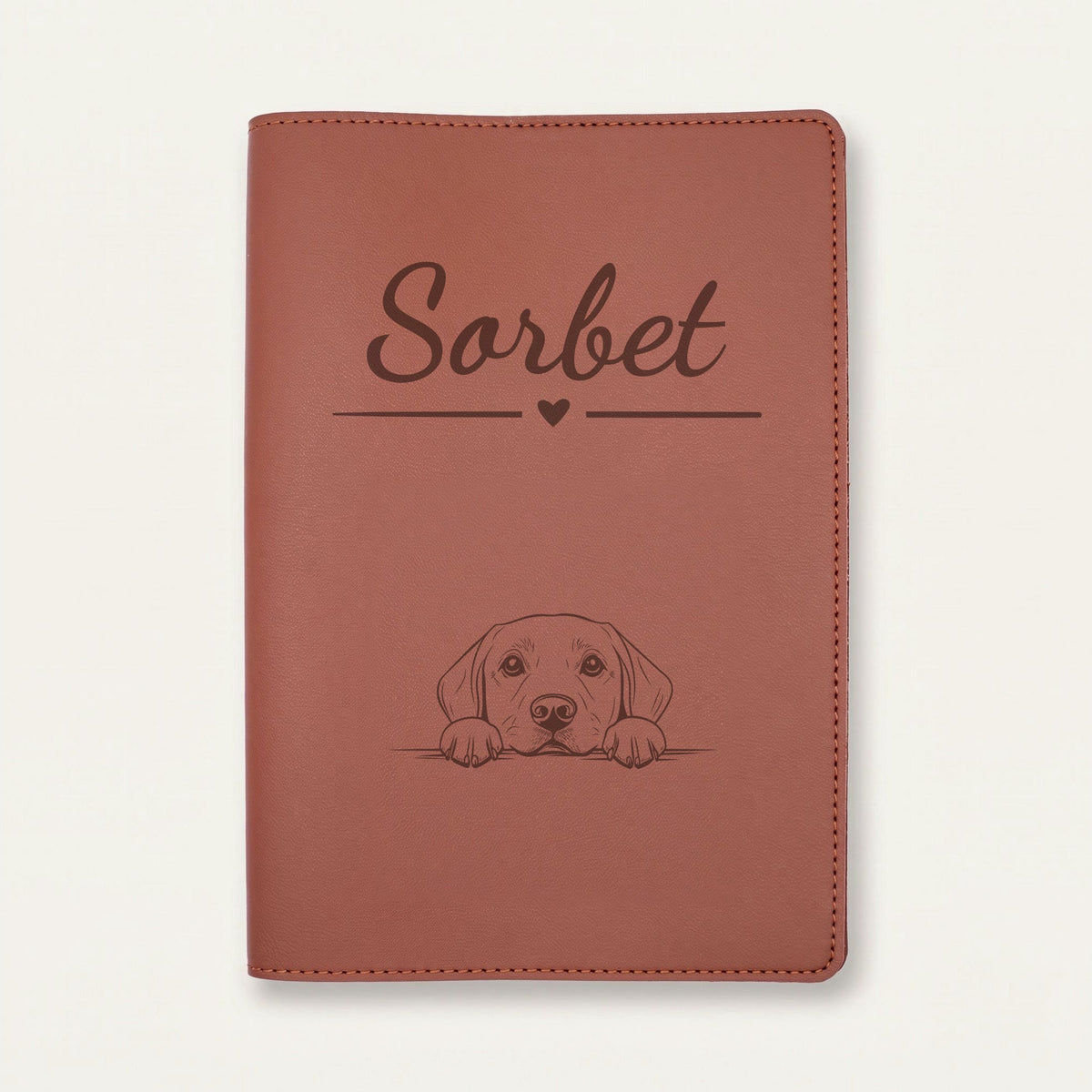 Protège carnet de santé chien personnalisé – Labrador — Chocolat — Cœur — gravure « Sorbet »