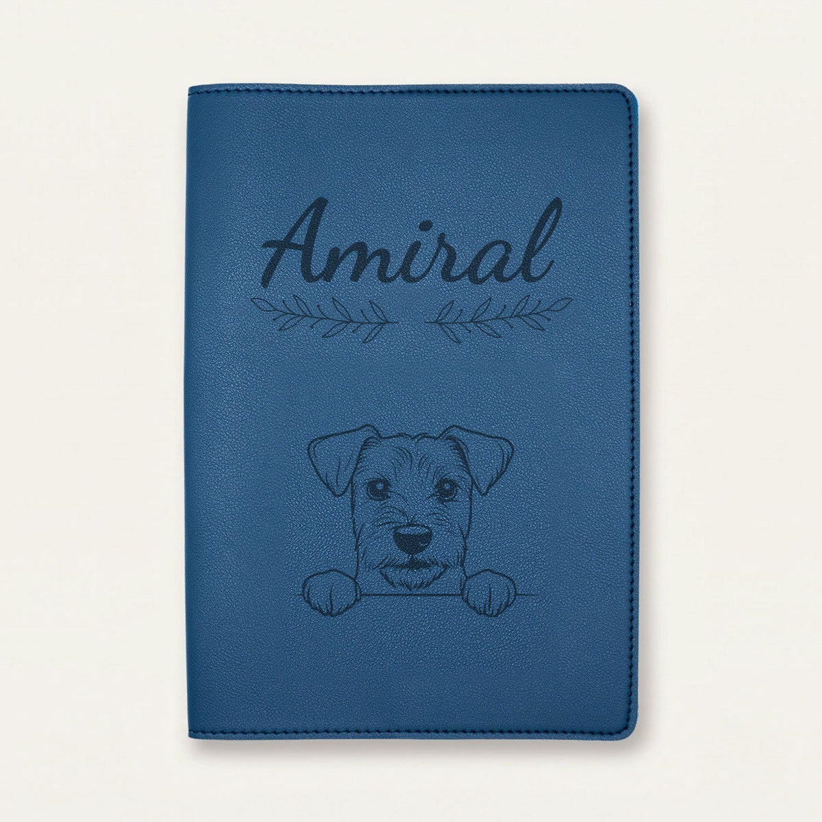 Protège carnet de santé chien personnalisé – Lakeland terrier — Bleu nuit — Rameaux — gravure « Amiral »