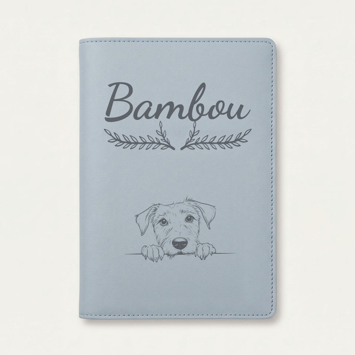 Protège carnet de santé chien personnalisé – Lévrier irlandais — Bleu nuage — Bouquet — gravure « Bambou »