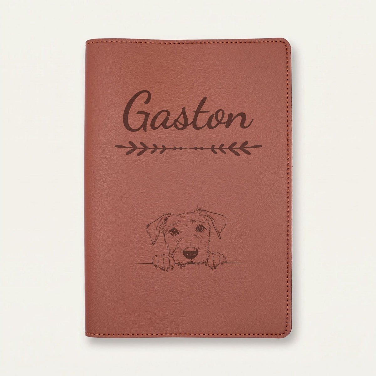 Protège carnet de santé chien personnalisé – Lévrier irlandais — Chocolat — Flèche — gravure « Gaston »