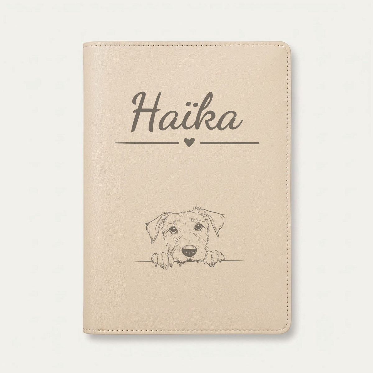 Protège carnet de santé chien personnalisé – Lévrier irlandais — Crème vanille — Cœur — gravure « Haïka »