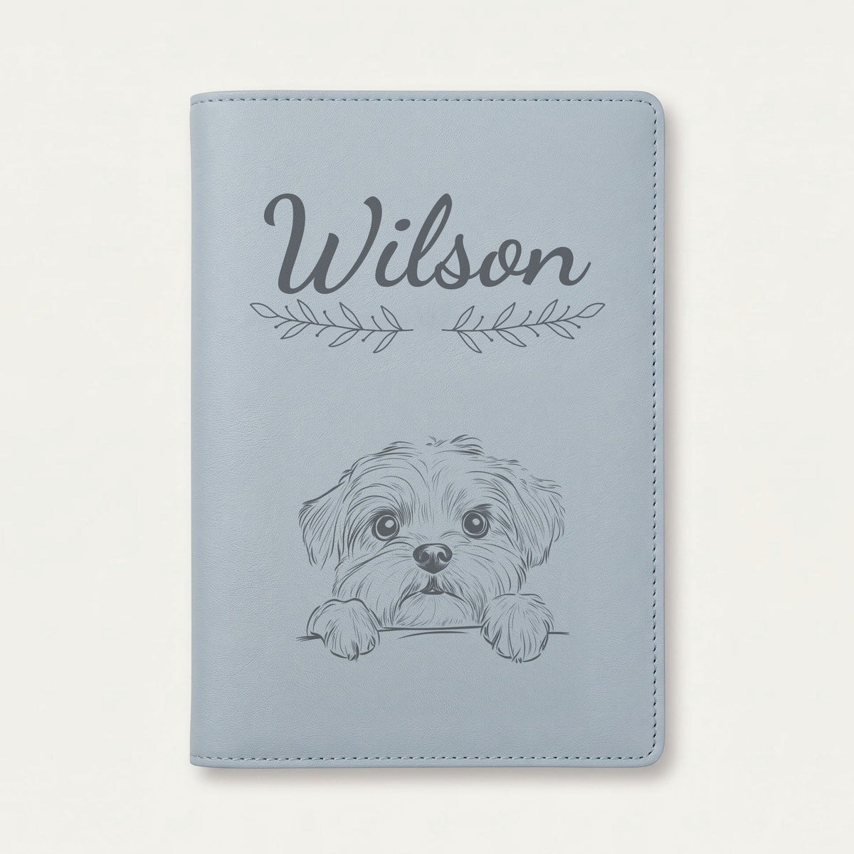 Protège carnet de santé chien personnalisé – Lhassa apso — Bleu nuage — Rameaux — gravure « Wilson »