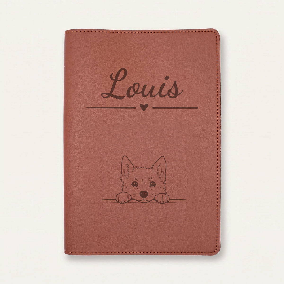 Protège carnet de santé chien personnalisé – Lundehund norvégien — Chocolat — Cœur — gravure « Louis »