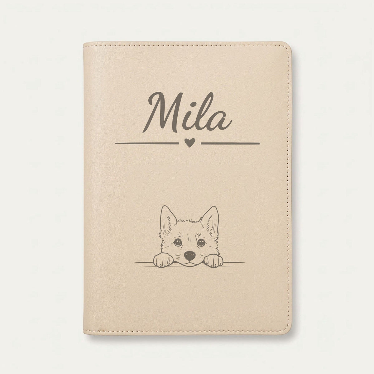 Protège carnet de santé chien personnalisé – Lundehund norvégien — Crème vanille — Cœur — gravure « Mila »