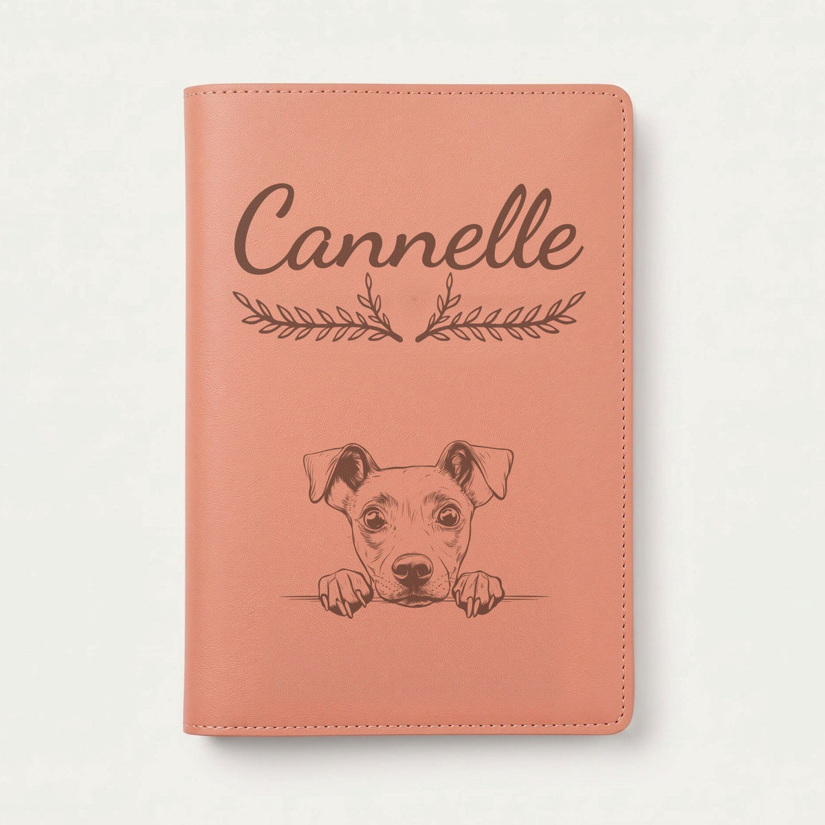 Protège carnet de santé chien personnalisé – Manchester terrier — Terracotta — Bouquet — gravure « Cannelle »