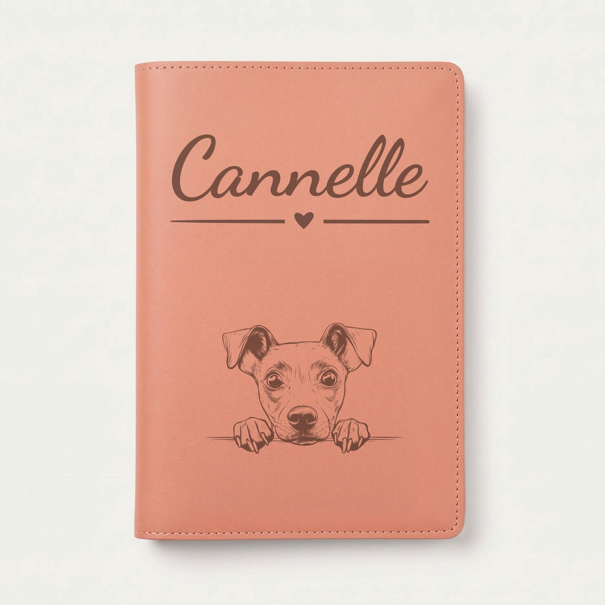 Protège carnet de santé chien personnalisé – Manchester terrier — Terracotta — Cœur — gravure « Cannelle »