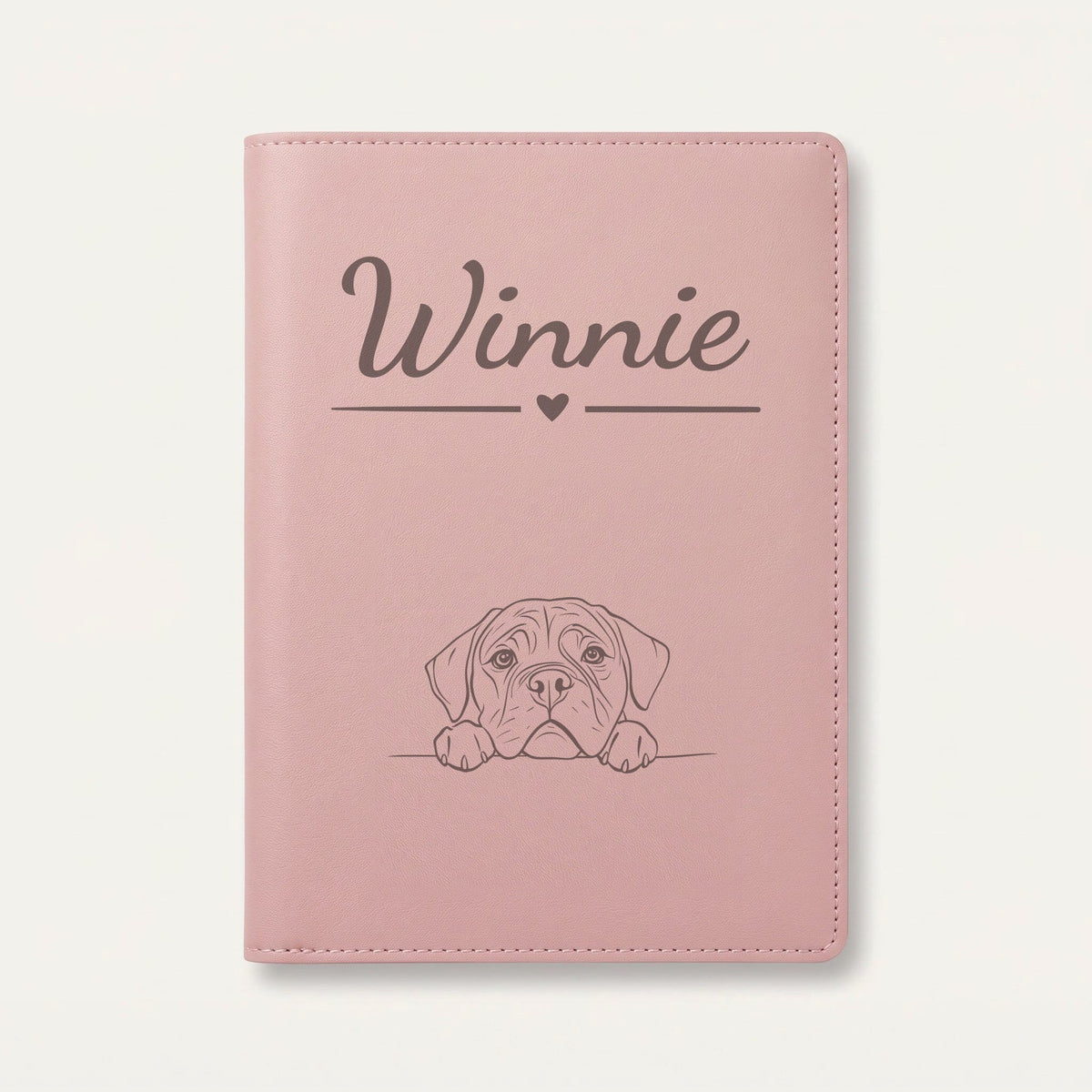 Protège carnet de santé chien personnalisé – Mastiff — Rose dragée — Cœur — gravure « Winnie »