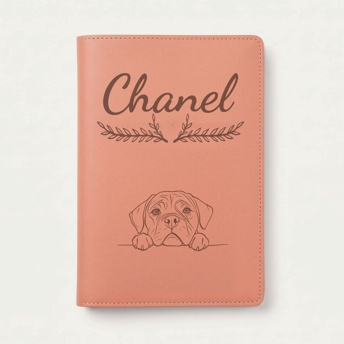 Protège carnet de santé chien personnalisé – Mastiff — Terracotta — Bouquet — gravure « Chanel »