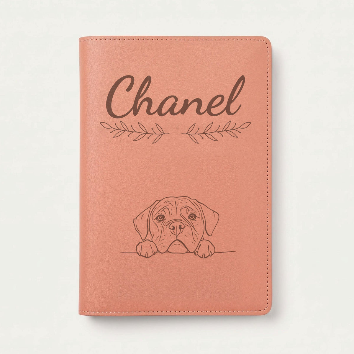 Protège carnet de santé chien personnalisé – Mastiff — Terracotta — Rameaux — gravure « Chanel »