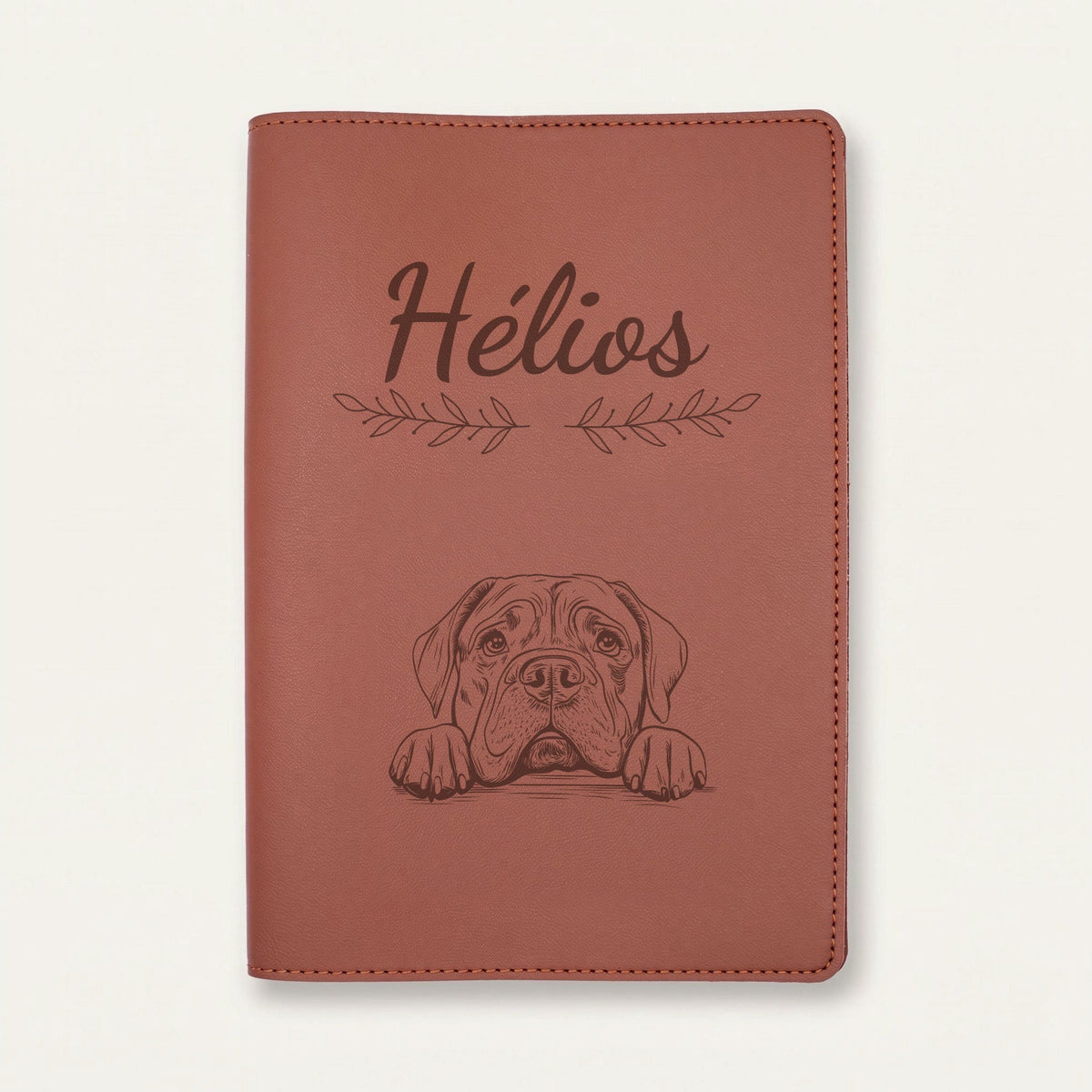 Protège carnet de santé chien personnalisé – Mâtin napolitain — Chocolat — Rameaux — gravure « Hélios »