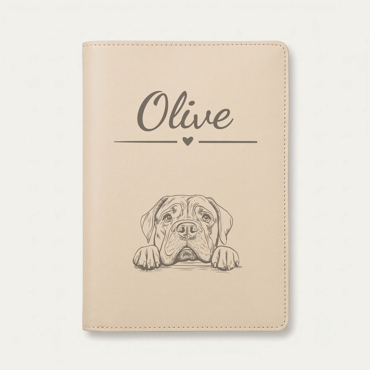 Protège carnet de santé chien personnalisé – Mâtin napolitain — Crème vanille — Cœur — gravure « Olive »