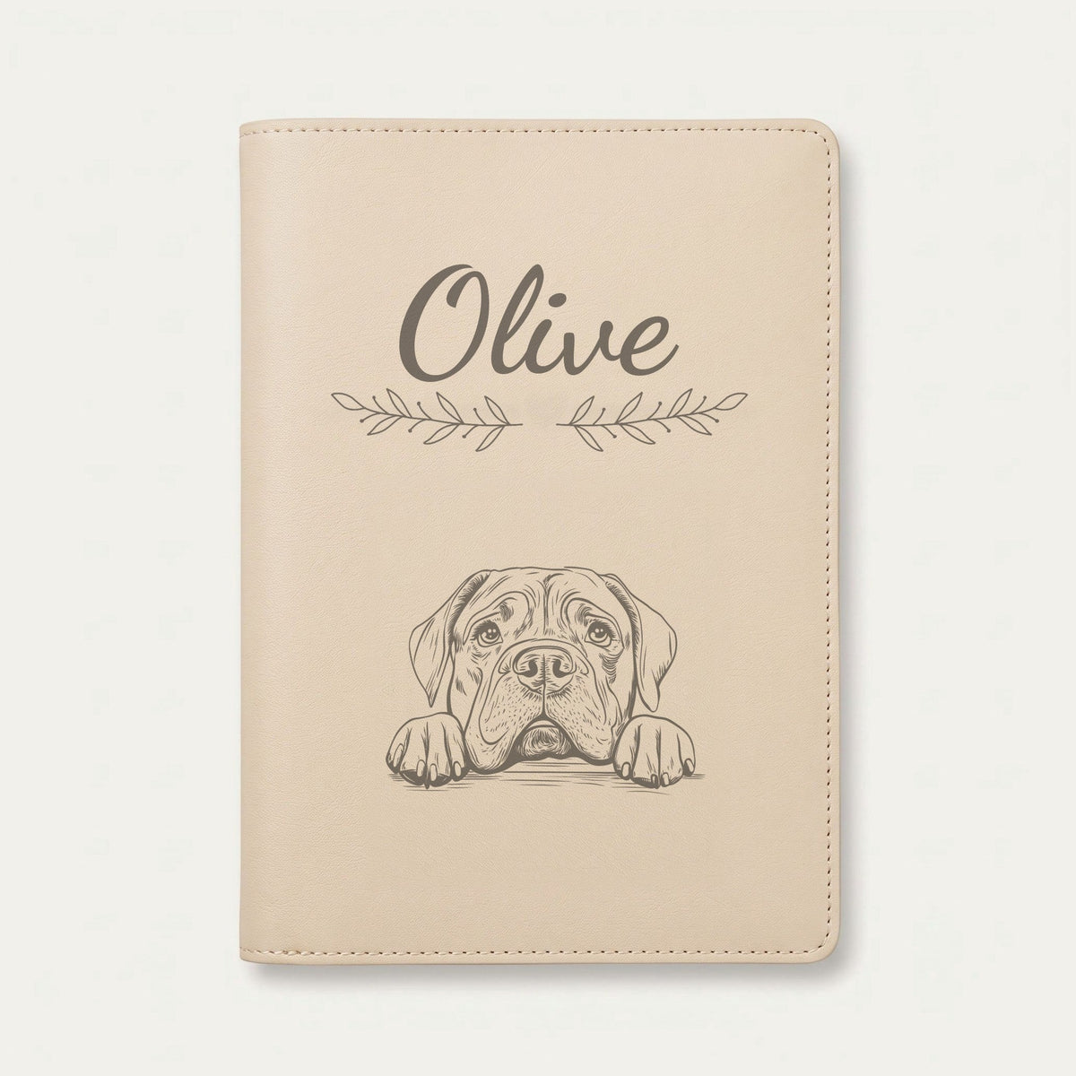 Protège carnet de santé chien personnalisé – Mâtin napolitain — Crème vanille — Rameaux — gravure « Olive »