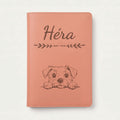Protège carnet de santé chien personnalisé – Norfolk terrier — Terracotta — Flèche — gravure « Héra »
