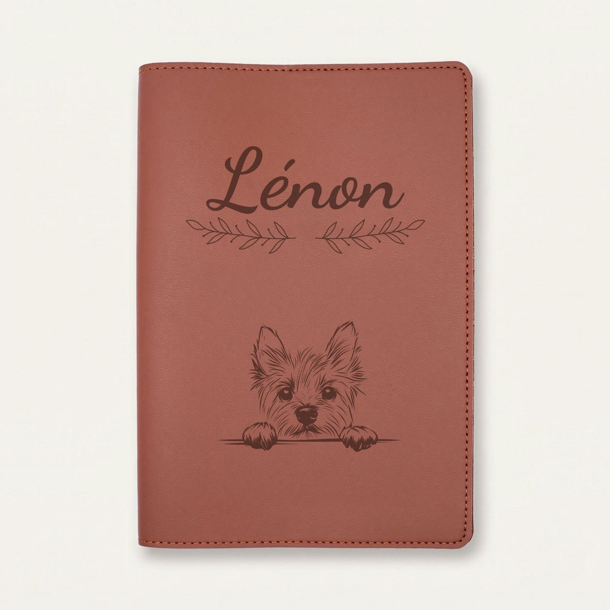Protège carnet de santé chien personnalisé – Norwich terrier — Chocolat — Rameaux — gravure « Lénon »